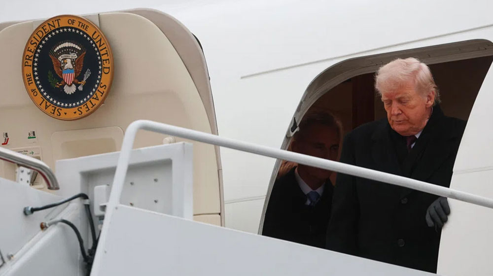 ট্রাম্পকে বহনকারী সুইজারল্যান্ডগামী এয়ারফোর্স ওয়ানে গোলযোগ, যুক্তরাষ্ট্রে ফেরত