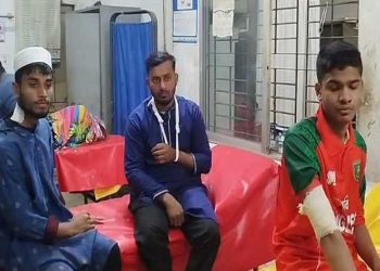 লক্ষ্মীপুরে প্রচারণার প্রথম দিনেই বিএনপি-জামায়াত সংঘর্ষ। আহতদের হাসপাতালে ভর্তি করা হয়। ছবি: সংগৃহীত