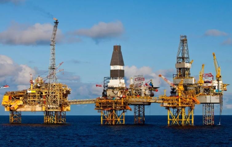 তেল-গ্যাস খাতে মুনাফার ৫ শতাংশ শ্রমিকদের না দেওয়ার প্রস্তাব প্রত্যাখ্যান