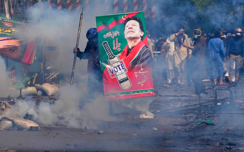 পাকিস্তানে সাংবাদিক-ইউটিউবার-সাবেক সেনাসদস্যের যাবজ্জীবন