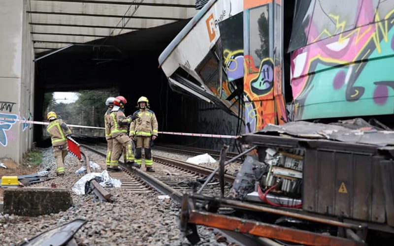 স্পেনে ট্রেনের সঙ্গে ক্রেনের ধাক্কা, এক সপ্তাহে তৃতীয় রেল দুর্ঘটনা