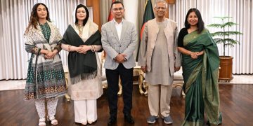 প্রধান উপদেষ্টা প্রফেসর মুহাম্মদ ইউনূসের সঙ্গে সৌজন্য সাক্ষাৎ করেন তারেক রহমান, তাঁর সহধর্মিণী ডা. জুবাইদা রহমান এবং কন্যা ব্যারিস্টার জাইমা রহমান। ছবি: ফেসবুক থেকে নেওয়া