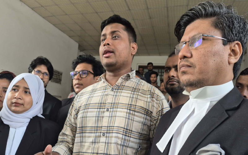 ঋণখেলাপির দায়ে প্রার্থিতা বাতিল ব্যাংক ডাকাতদের জন্য সতর্কবার্তা: হাসনাত আবদুল্লাহ