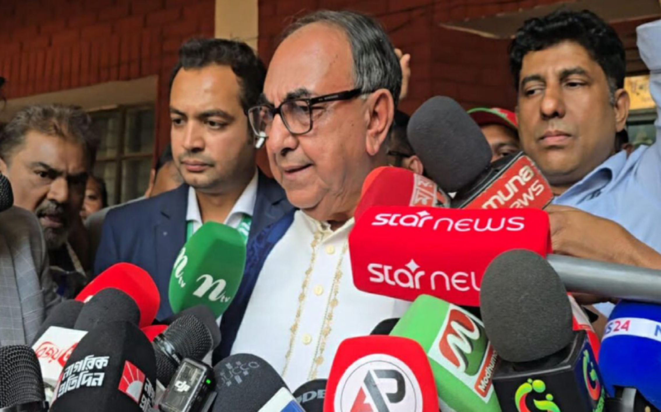 ভোটার উপস্থিতি প্রত্যাশার তুলনায় কম: ভোট দিয়ে মির্জা আব্বাস