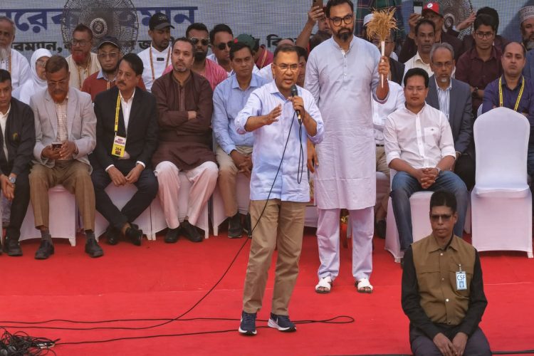 ছবি: পল্লবী লাল মাঠে আয়োজিত জনসভায় বিএনপির চেয়ারম্যান তারেক রহমান।