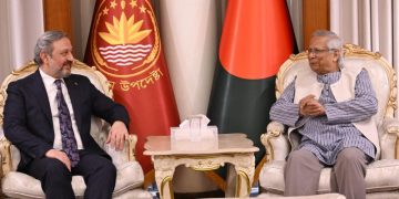 ছবি: প্রধান উপদেষ্টা ড. মুহাম্মদ ইউনূসের সঙ্গে তুরস্কের নির্বাচন পর্যবেক্ষক দলের সৌজন্য সাক্ষাৎ।