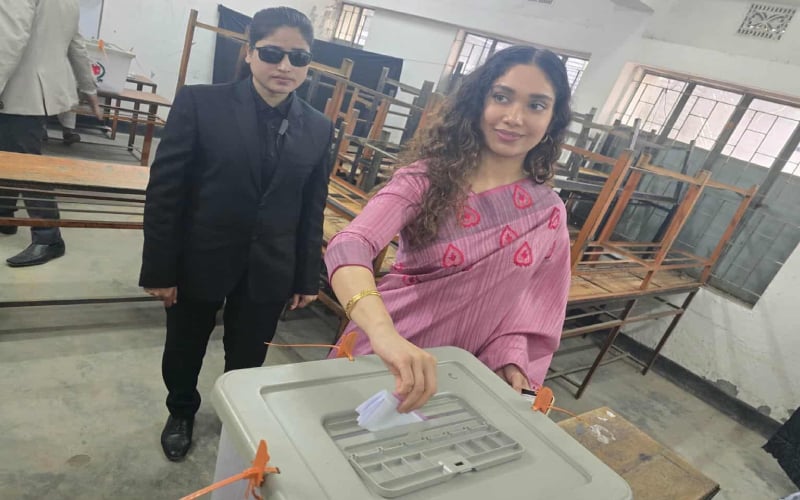 প্রথমবার ভোট দিলেন জাইমা রহমান