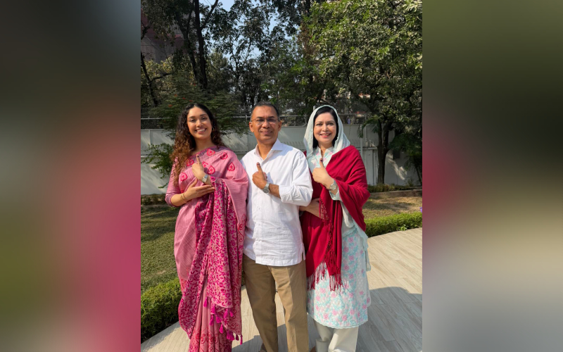 প্রথবারের মত ভোট দিয়েছেন জাইমা রহমান | চ্যানেল আই অনলাইন