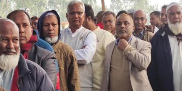 ছবি: দিনাজপুর-৬ আসনে ডা এ জেড এম জাহিদ হোসেনের ভোটদান।