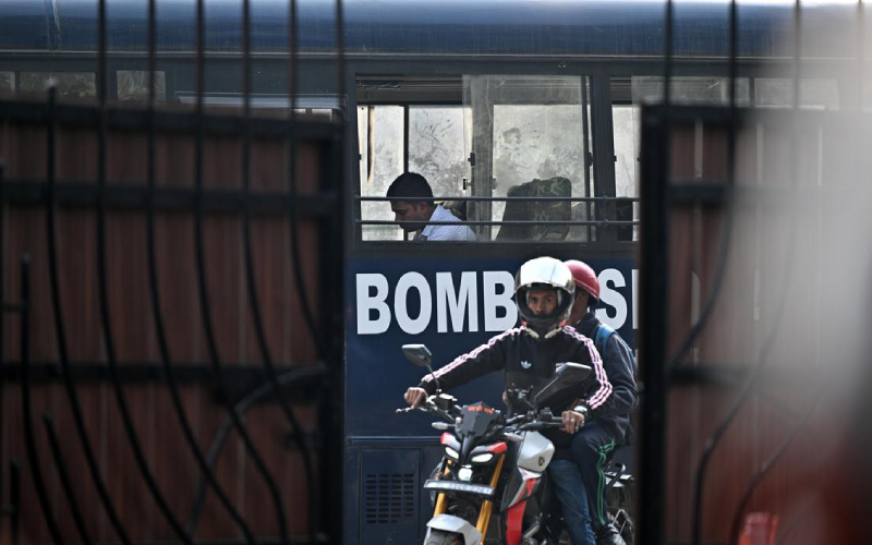 দিল্লিতে কয়েকটি স্কুল ও সংসদে বোমা হামলার হুমকি