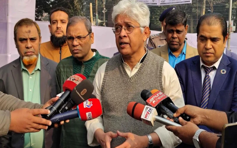 প্রধানমন্ত্রীর বাসভবন বিষয়ে যা জানালেন উপদেষ্টা আদিলুর