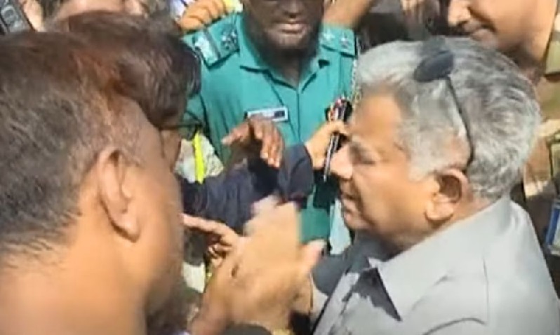 চট্টগ্রাম বন্দরে শ্রমিকদের কর্মবিরতি নিয়ে জরুরি বৈঠকে নৌ উপদেষ্টা