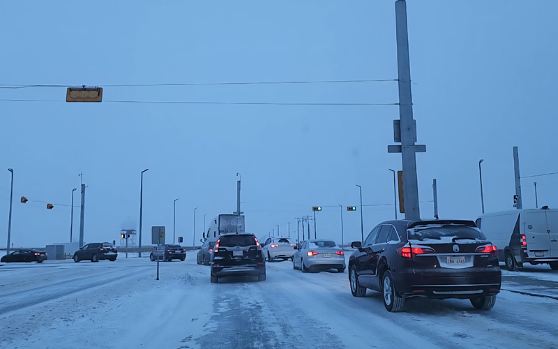 কানাডায় প্রচন্ড শীত ও তুষারপাতে জনজীবন বিপর্যস্ত