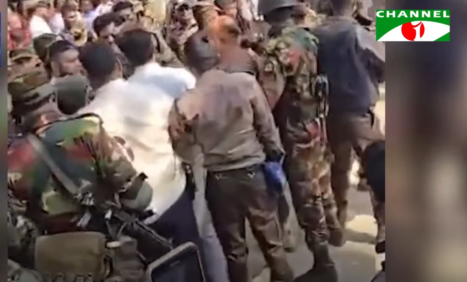 হামলার মুখে নাসীরুদ্দীন পাটওয়ারী, উদ্ধার করল সেনাবাহিনী