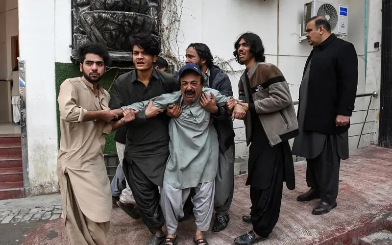 পাকিস্তানে কোয়েটাসহ ১২ শহরে হামলা, দুই দিনে অন্তত ১০৮ জঙ্গি নিহত