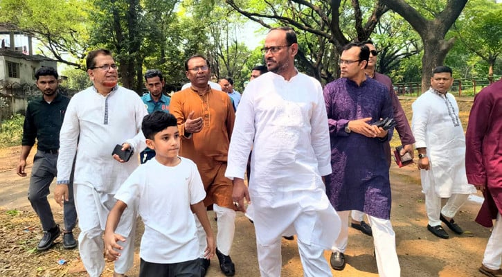 আকস্মিক চিড়িয়াখানা পরিদর্শনে প্রাণিসম্পদ প্রতিমন্ত্রী