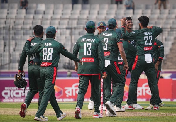 ওয়ানডেকে টি-টুয়েন্টি বানিয়ে পাকিস্তানকে হারাল বাংলাদেশ