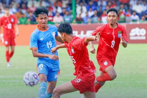 পিছিয়ে পড়ে ফাহিমের গোলে প্রথমার্ধে সমতায় বাংলাদেশ