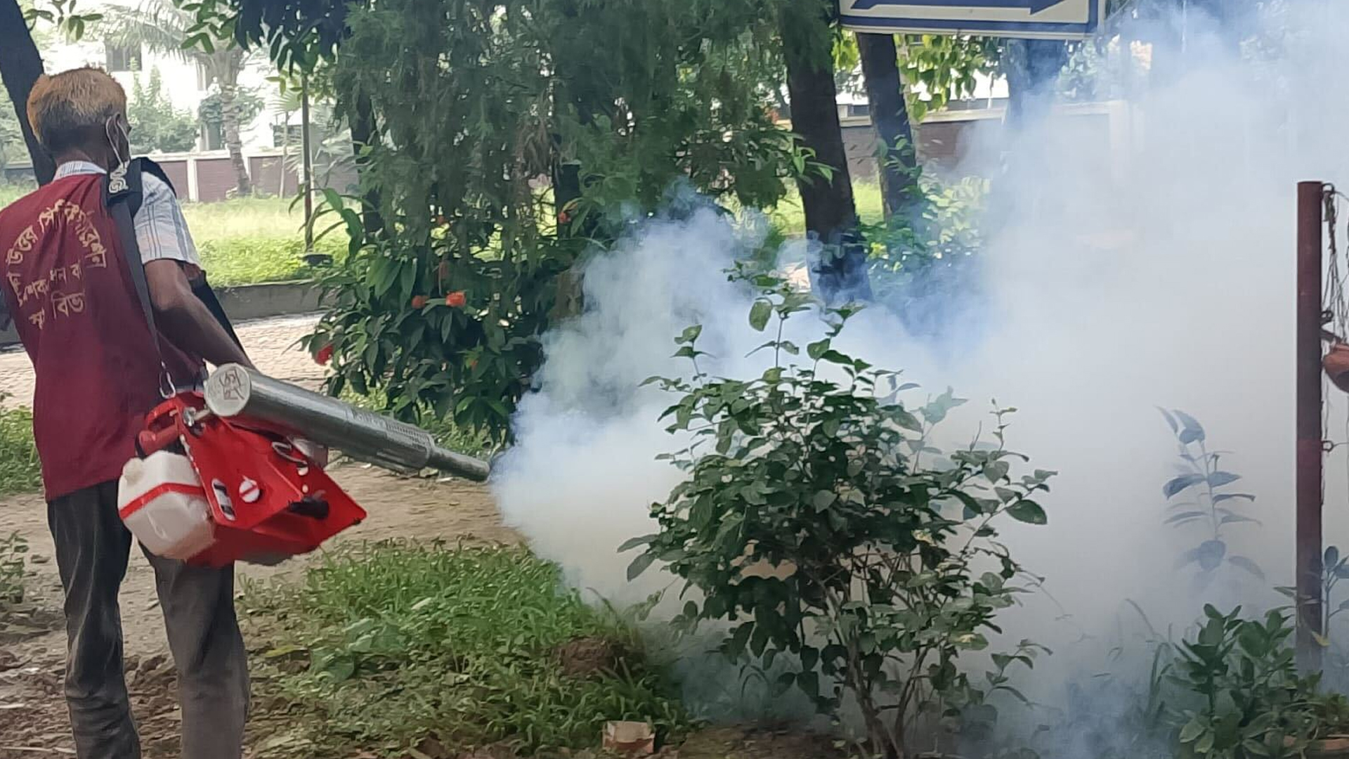 ডেঙ্গু নিয়ন্ত্রণে ঢাকা উত্তর সিটিতে মশক নিধন কার্যক্রম শুরু
