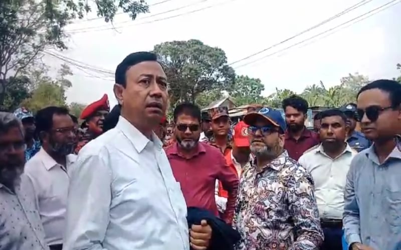 দৌলতদিয়া ঘাটে বাসডুবির ঘটনাস্থল পরিদর্শনে তদন্তকারী দল | চ্যানেল আই অনলাইন দৌলতদিয়া ঘাটে বাসডুবির ঘটনাস্থল পরিদর্শনে তদন্তকারী দল | চ্যানেল আই অনলাইন