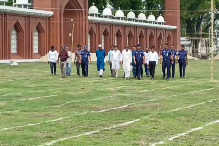 ছবি: দিনাজপুরের গোর-এ-শহীদ বড় ময়দান।