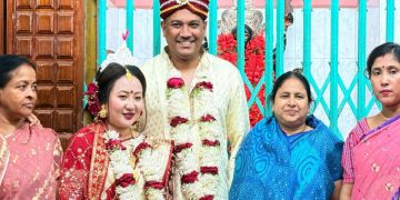 ফিলিপাইনের তরুণীর নাম জেনি এবং তার স্বামী সুজন পাল বিয়ে করেছেন।