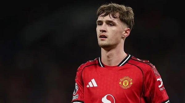 প্রতিপক্ষকে সমকামী বলায় ৬ ম্যাচ নিষিদ্ধ ইউনাইটেডের মিডফিল্ডার