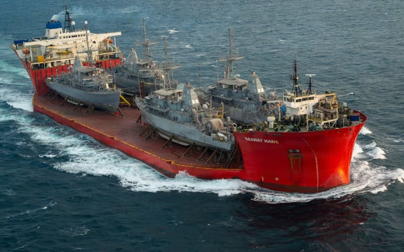 আরব সাগরে মাইন ধ্বংসকারী ৪ মার্কিন যুদ্ধজাহাজ