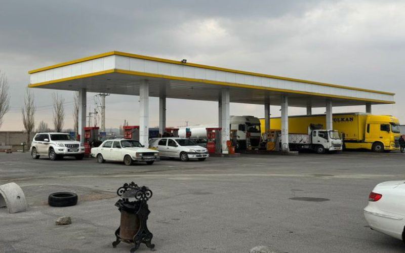 যুদ্ধের মাঝেও ইরানের রাজপথ শান্ত, জ্বালানি সহজলভ্য