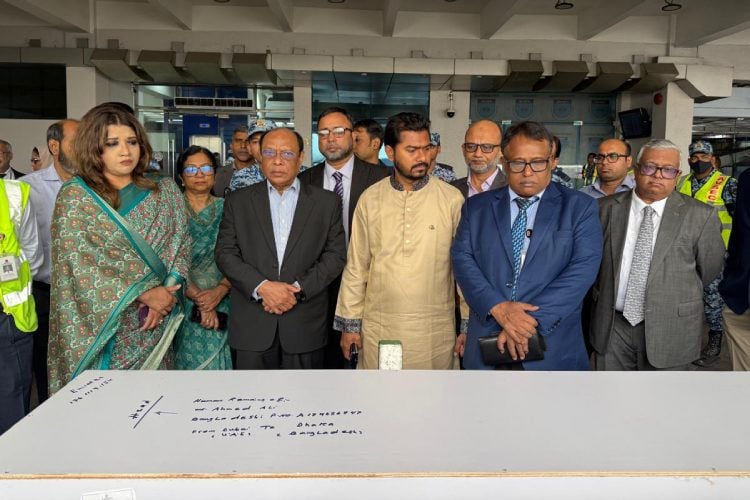 ছবি: ইরান যুদ্ধে দুবাইতে নিহত আহমদ আলীর লাশ গ্রহণ।