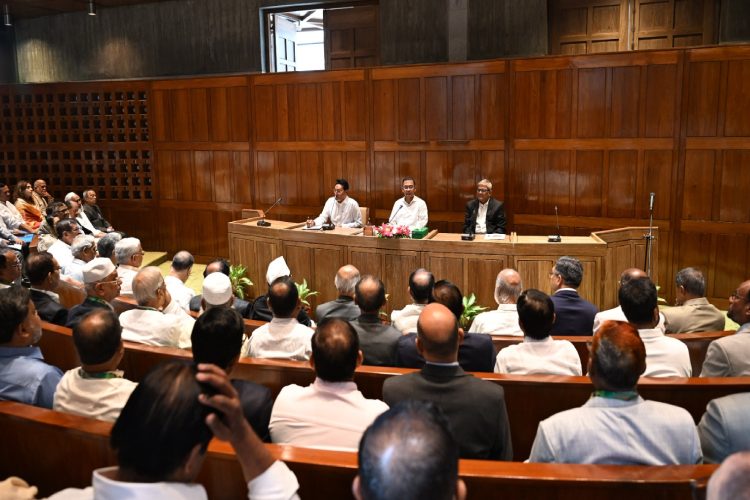 ছবি: জাতীয় সংসদ ভবনে অবস্থিত সরকার দলীয় সভাকক্ষে  সংসদীয় সভা ।