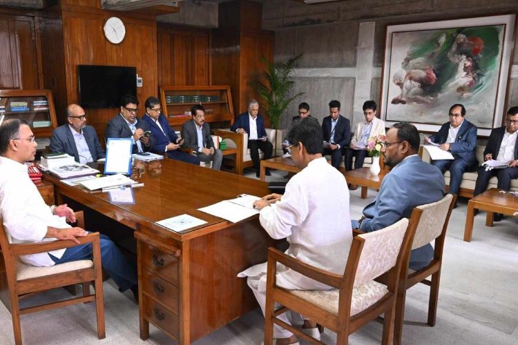 ছবি: সচিবালয়ে মাননীয় প্রধানমন্ত্রী তারেক রহমানের সভাপতিত্বেকৃষক কার্ড বিষয়ে বৈঠক অনুষ্ঠিত।