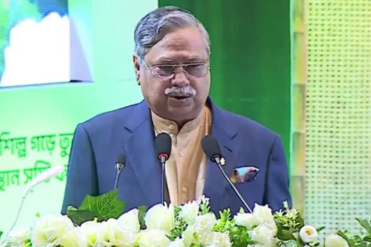 ওসমানী স্মৃতি মিলনায়তনে জাতীয় পাট দিবস ভাষণ দিচ্ছেন রাষ্ট্রপতি মো. সাহাবুদ্দিন। ছবি: সংগৃহীত