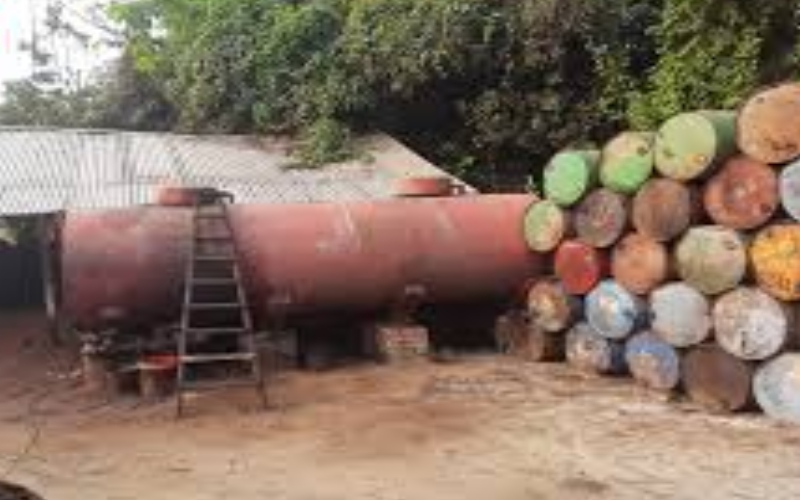 চট্টগ্রামের ফৌজদারহাটে অভিযান: ২৫ মেট্রিক টন অবৈধ ডিজেল উদ্ধার