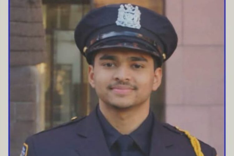 ছবি: যুক্তরাষ্ট্রের নিউইয়র্ক পুলিশ বিভাগে সম্মানজনক পদে নিযুক্ত মাহমুদুল হাসান সুপ্ত।