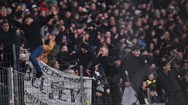 সমর্থকদের নাৎসি স্যালুট, টটেনহ্যামকে ৪৩ লাখ জরিমানা