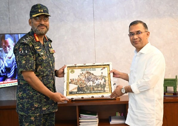 প্রধানমন্ত্রীর সঙ্গে আনসার ও ভিডিপি মহাপরিচালকের সৌজন্য সাক্ষাৎ | চ্যানেল আই অনলাইন প্রধানমন্ত্রীর সঙ্গে আনসার ও ভিডিপি মহাপরিচালকের সৌজন্য সাক্ষাৎ | চ্যানেল আই অনলাইন