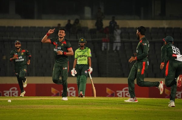 তানজিদের সেঞ্চুরির পর শেষের বলে রোমাঞ্চ, সিরিজ জয়ের হাসি বাংলাদেশের