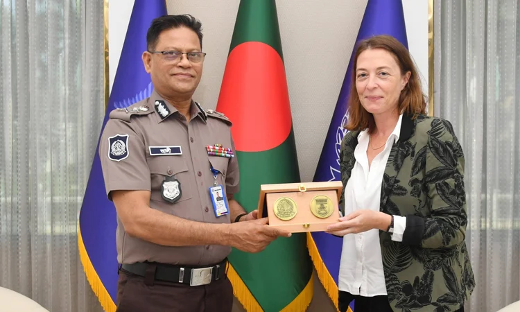 আইজিপির সঙ্গে ফ্রান্সের ডেপুটি হোমল্যান্ড সিকিউরিটি অ্যাটাশের সাক্ষাৎ