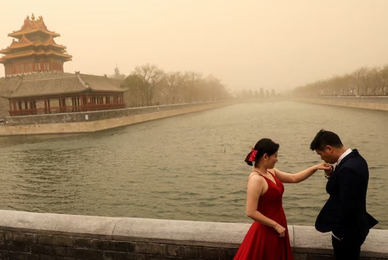 বসন্তের ছুটিতে প্রেম করতে উৎসাহ দিচ্ছে চীনের একটি বিশ্ববিদ্যালয়