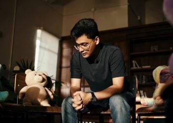 কৃত্রিম বুদ্ধিমত্তাসম্পন্ন খেলনা ‘ডিনো’র উদ্ভাবক বাংলাদেশি তরুণ উদ্যোক্তা ফাতিন আনাম রাফিদ