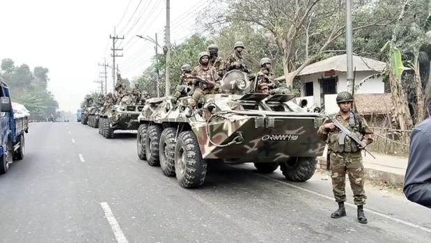 জঙ্গল সলিমপুরে বিপুল পরিমাণ অস্ত্র উদ্ধার, আটক ২২