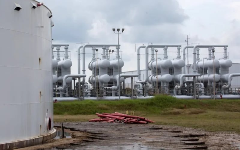 কৌশলগত তেলের মজুত কার কত, কেমন অবস্থা বাংলাদেশের?