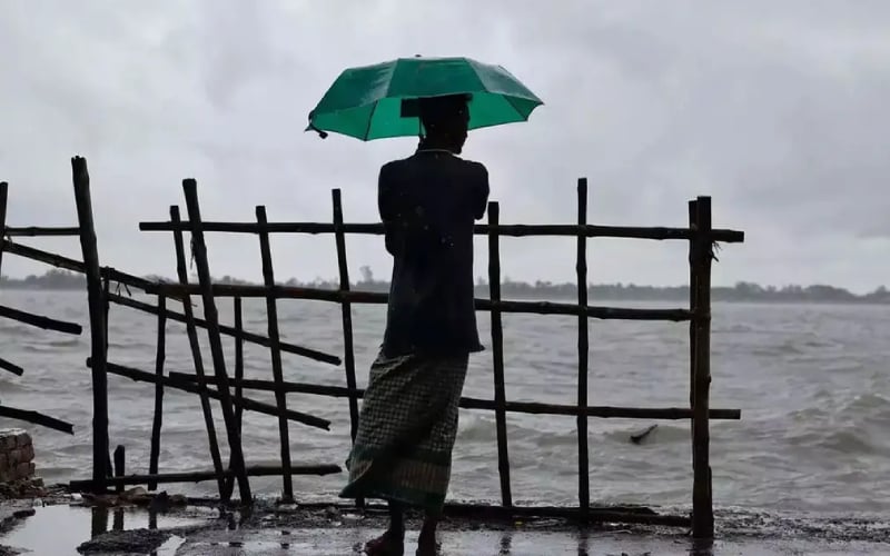 নদীবন্দরে ১ নম্বর সতর্ক সংকেত, দমকা হাওয়া ও বজ্রবৃষ্টির আশঙ্কা