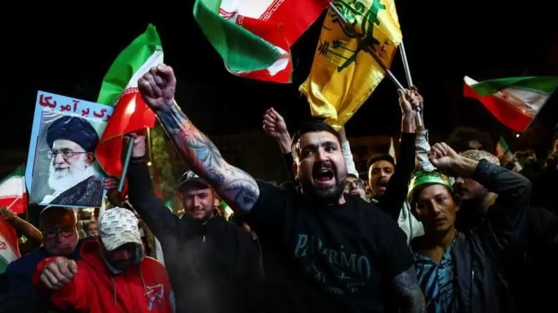 ইরানের রাস্তায় রাস্তায় আনন্দ উল্লাস