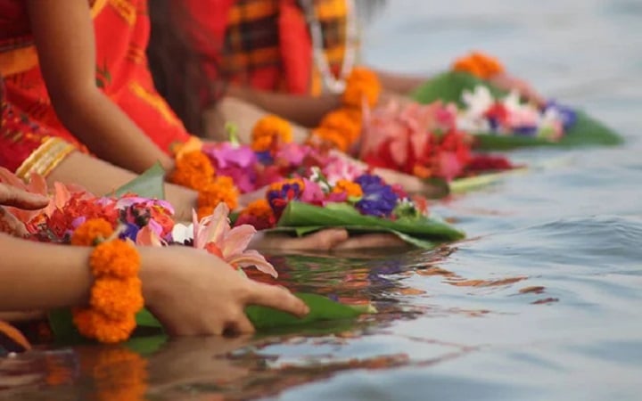 আজ চৈত্র সংক্রান্তি: বিদায়ের সুরে নতুন বছরের আহ্বান | চ্যানেল আই অনলাইন আজ চৈত্র সংক্রান্তি: বিদায়ের সুরে নতুন বছরের আহ্বান | চ্যানেল আই অনলাইন