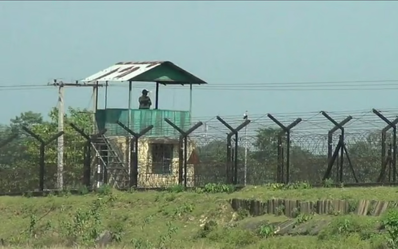 সীমান্তে আটক দুই বাংলাদেশিকে ফেরত দিল বিএসএফ