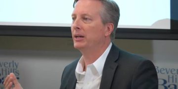 যুক্তরাষ্ট্রের ‘বেস্ট ফিউচার জেনারেশনস’ বিষয়ক বিশেষ দূত চার্লস জে. হার্ডার। ছবি: সংগৃহীত