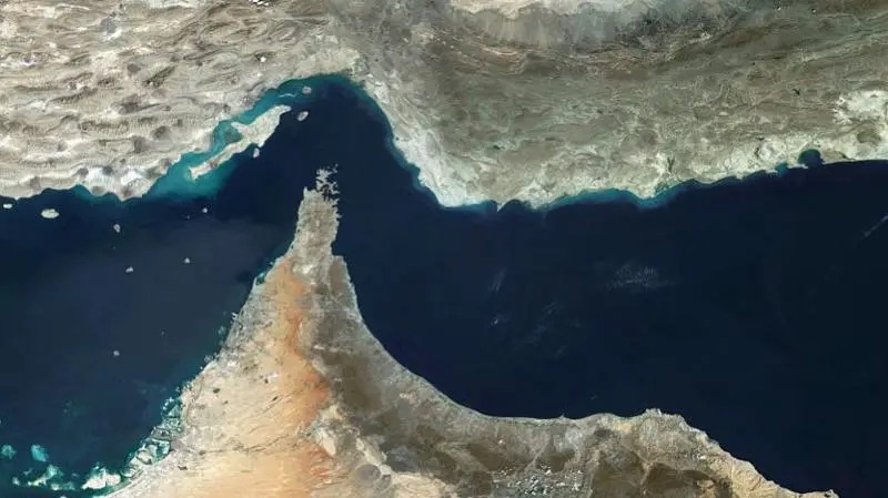 আবারও বন্ধ হরমুজ প্রণালী