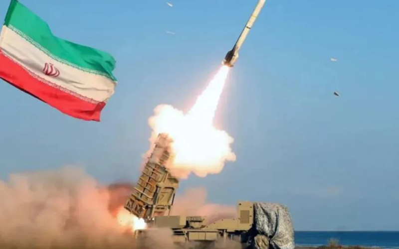 আরব আমিরাত ও কুয়েতে ইরানের ক্ষেপণাস্ত্র হামলার দাবি